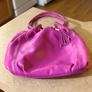 Gently used Michael Kors shoulder bag beautiful!